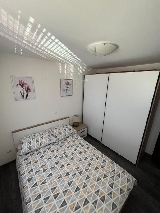 Room In Otocac Helena Εξωτερικό φωτογραφία