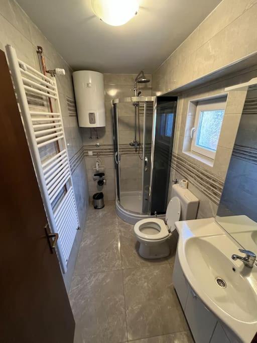 Room In Otocac Helena Εξωτερικό φωτογραφία