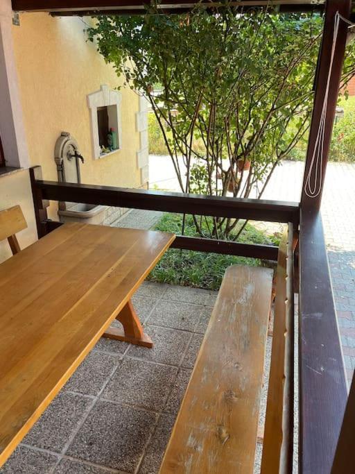 Room In Otocac Helena Εξωτερικό φωτογραφία