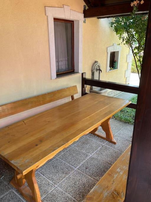 Room In Otocac Helena Εξωτερικό φωτογραφία